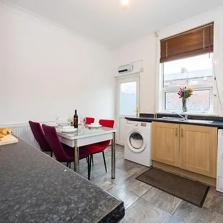 Cosy Two Bedroom Terrace Blackburn Blackburn  Room photo